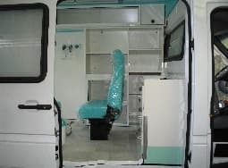 Adaptação de vans para ambulância